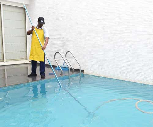 Swimming Pool Cleaning