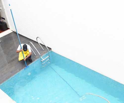 Swimming Pool Cleaning